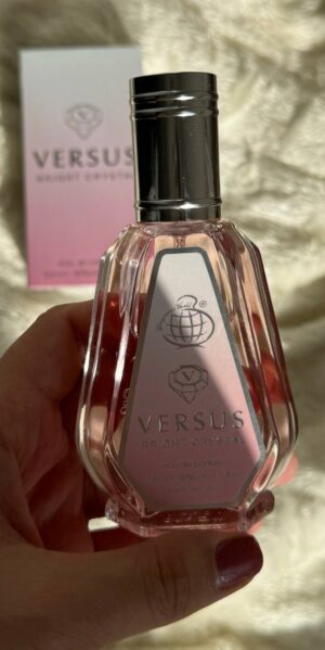 ادو پرفیوم زنانه ورسوس برایت کریستال فرگرنس ورد ۵۰ میل (مشابه ورساچه برایت کریستال) Fragrance World Versus Bright Crystal Eau De Parfum 50ml